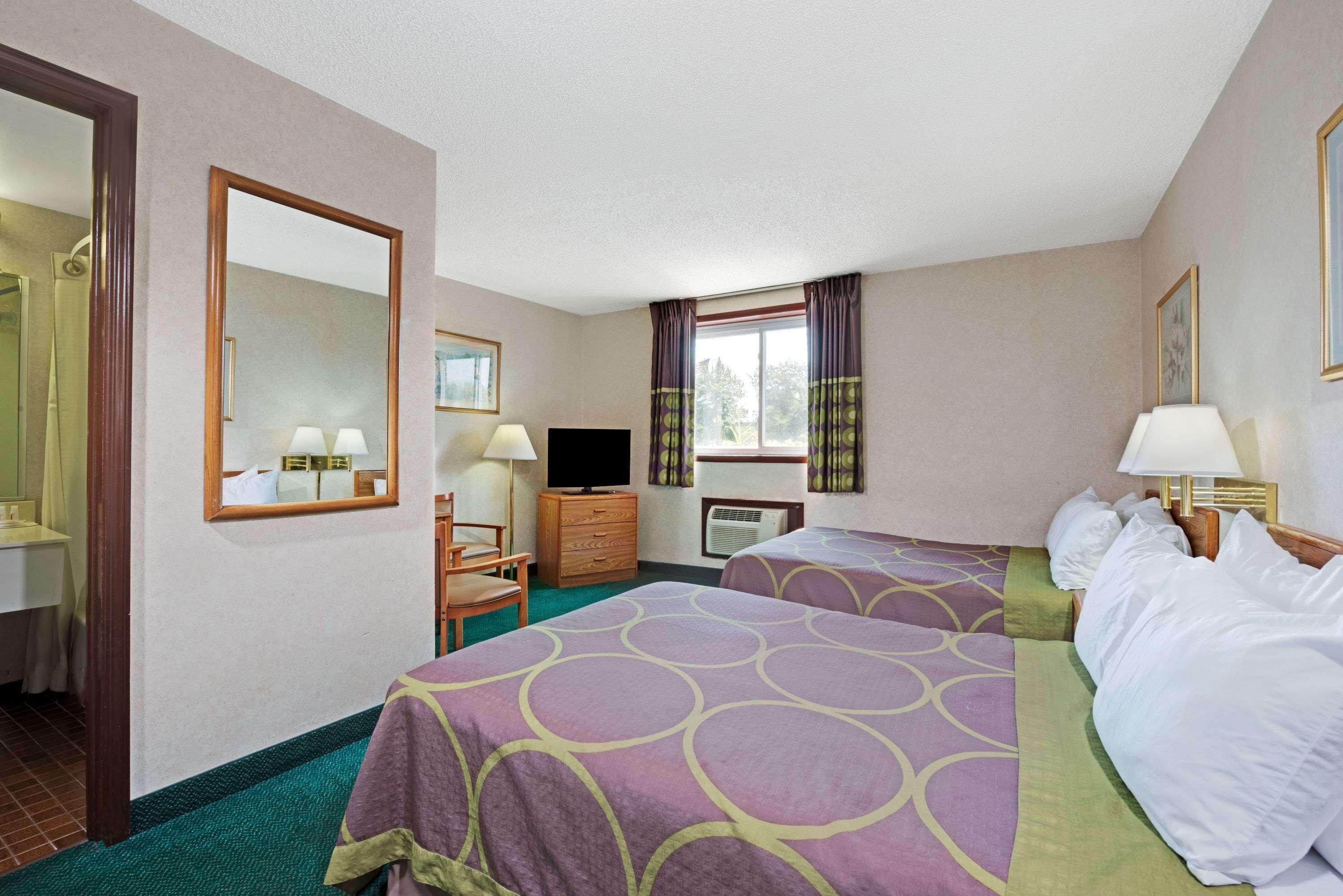 Super 8 By Wyndham Kenmore/Buffalo/Niagara Falls Area Exterior photo